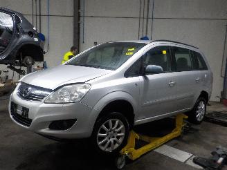 uszkodzony samochody osobowe Opel Zafira Zafira (M75) MPV 1.8 16V Ecotec (Z18XER(Euro 4)) [103kW]  (07-2005/04-=
2015) 2008