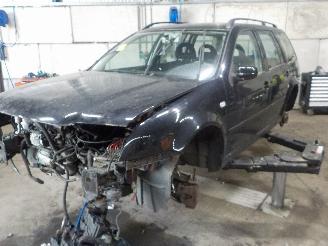 Voiture accidenté Volkswagen Bora Bora Variant (1J6) Combi 2.3 V5 (AGZ) [110kW]  (05-1999/10-2000) 2000