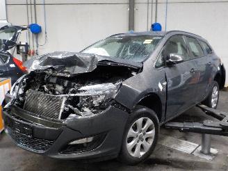 Salvage car Opel Astra Astra J Sports Tourer (PD8/PE8/PF8) Combi 1.6 CDTI 16V (B16DTL(Euro 6)=
) [81kW]  (02-2014/10-2015) 2015/0