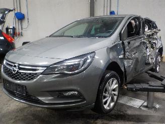Salvage car Opel Astra Astra K Hatchback 5-drs 1.6 CDTI 110 16V (B16DTE(Euro 6)) [81kW]  (06-=
2015/12-2022) 2016/10