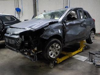 skadebil auto Hyundai I-20 i20 (GBB) Hatchback 1.2i 16V (G4LA) [62kW]  (11-2014/08-2020) 2016