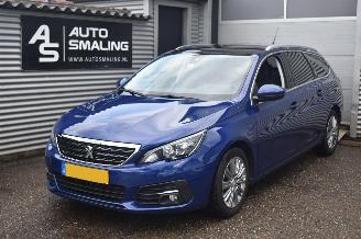 Vaurioauto  passenger cars Peugeot 308 1.5 Blue Lease Premium Bluehdi 130Pk *Navi/Clima/Panorama 2019/2