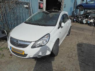 Voiture accidenté Opel Corsa 1.3 2010/4