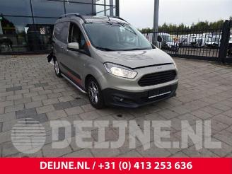 damaged passenger cars Ford Courier  2015/5