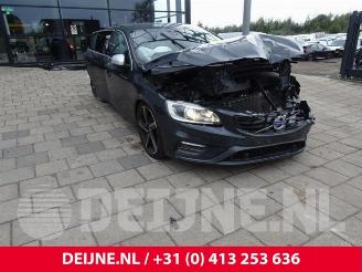 uszkodzony samochody osobowe Volvo V-60 V60 I (FW/GW), Combi, 2010 / 2018 2.0 T6 16V 2015/1