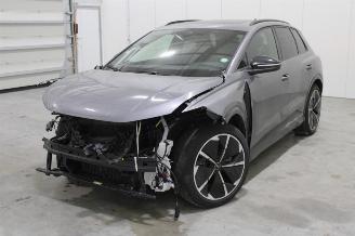 damaged passenger cars Audi Q4  2022/10