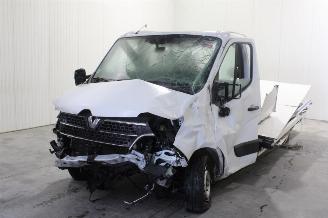 damaged passenger cars Renault Master  2021/7