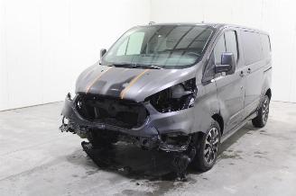 damaged commercial vehicles Ford Transit Custom  2022/8