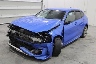 damaged passenger cars BMW 1-serie 118 2020/3