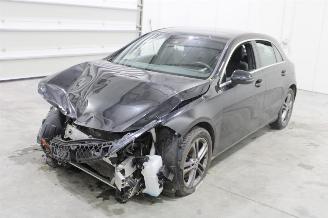 damaged passenger cars Mercedes A-klasse A 200 2019/11