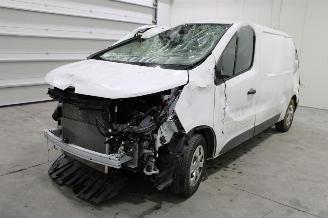 uszkodzony samochody osobowe Renault Trafic  2023/9