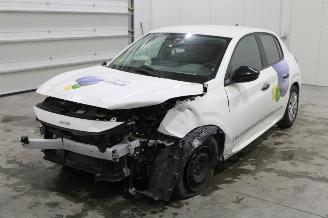 damaged passenger cars Peugeot 208  2022/7