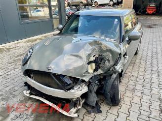 uszkodzony samochody ciężarowe Mini Mini Mini (F55), Hatchback 5-drs, 2014 1.5 12V One 2019/5