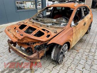 damaged passenger cars Volkswagen Taigo Taigo, SUV, 2021 1.5 TSI 16V 2022/1