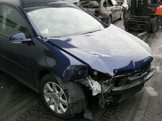 damaged passenger cars Volkswagen Golf  2006/3