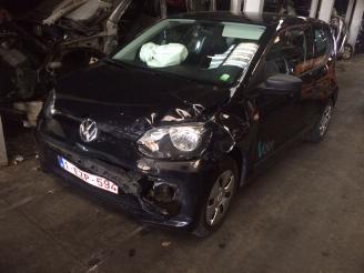 Damaged car Volkswagen Up benzine - 999cc - 2013/4