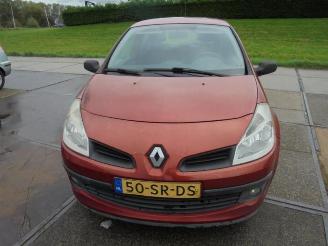 dommages scooters Renault Clio Clio III (BR/CR), Hatchback, 2005 / 2014 1.2 16V 75 2006/4