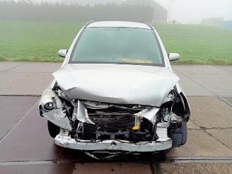 uszkodzony samochody osobowe Opel Zafira Zafira (M75), MPV, 2005 / 2015 1.6 16V 2007/11