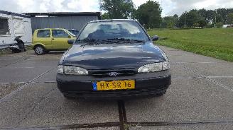 begagnad bil auto Ford Mondeo Mondeo I Hatchback 1.8i 16V (U9) (RKA) [85kW]  (02-1993/08-1996) 1994/5