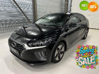 Vaurioauto  passenger cars Hyundai Ioniq NEW TYPE 1.6 GDI NAVI/XENON/CAMERA/CRUISE/SFEERVERLICHTING 2020/10