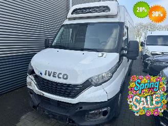 damaged commercial vehicles Iveco Daily 2.3 HI-MATIC L3H3 MAXI| THERMO-KING | AUTOMAAT | AIRCO 2022/1