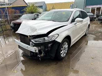 uszkodzony samochody osobowe Ford Mondeo Mondeo V Wagon, Combi, 2014 2.0 TDCi 150 16V 2019/3