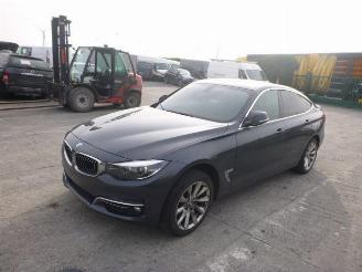 damaged passenger cars BMW 3-serie 318D 2019/9