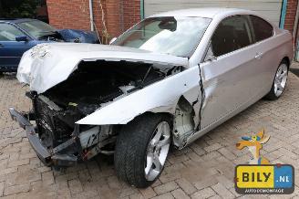 skadebil auto BMW 3-serie E92 325i 2006/11