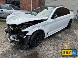 Damaged car BMW 5-serie  2018/1