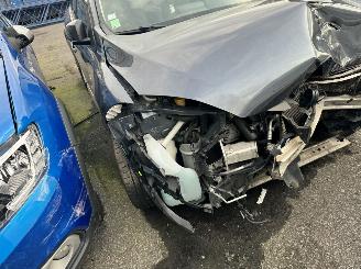 uszkodzony samochody ciężarowe Renault Mégane  2015/12