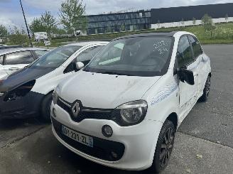 damaged passenger cars Renault Twingo  2016/1