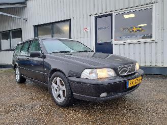 krockskadad bil auto Volvo V-70 2.3 T-5 Exlusive 1997/7