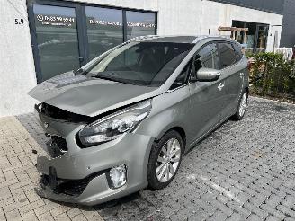 uszkodzony samochody osobowe Kia Carens KIA CARENS 1.7D 2014 7 ZIT 2014/5