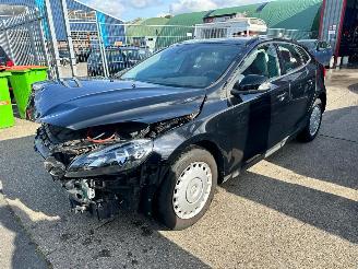 škoda osobní automobily Volvo V-40 1.6 Cross Country 2013/5