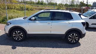 Vaurioauto  passenger cars Volkswagen T-Cross 1.5TSi UNITED ..AUTOMAAT.. 2021/3