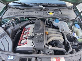 Audi A4 2.0 Groen LZ6R Onderdelen ALT Motor picture 13