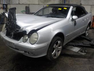 Salvage car Mercedes CLK CLK (R208) Cabrio 2.0 200K Evo 16V (M111.956) [120kW]  (06-2000/03-200=
2) 2001/6